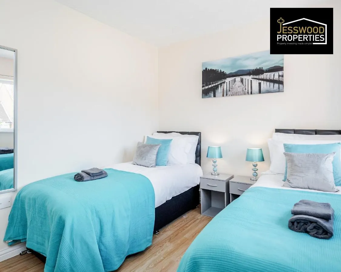 Jesswood Properties: Spacious 3BR Near Luton Airport with Free Parking Apartment Luton (Bedfordshire)